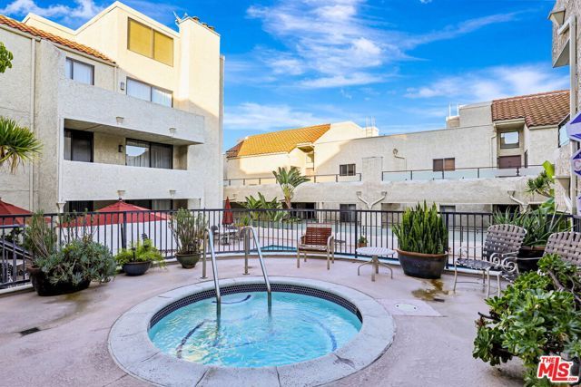 1900 Vine Street 103, Los Angeles, CA 90068