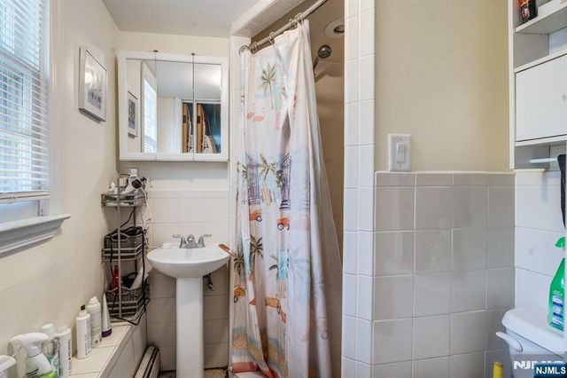 678 Morsetown Road, West Milford, NJ 07480