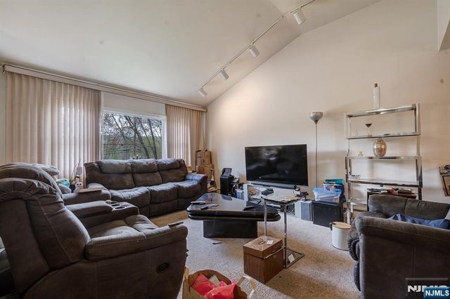 678 Morsetown Road, West Milford, NJ 07480