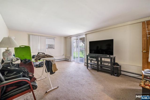 678 Morsetown Road, West Milford, NJ 07480