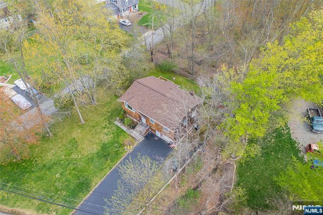 678 Morsetown Road, West Milford, NJ 07480