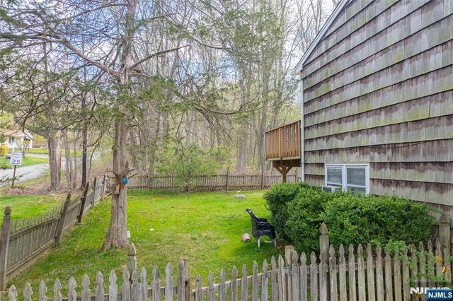 678 Morsetown Road, West Milford, NJ 07480