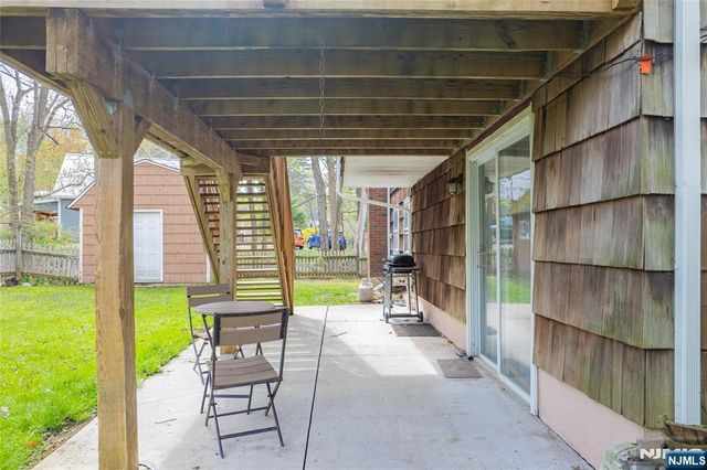 678 Morsetown Road, West Milford, NJ 07480