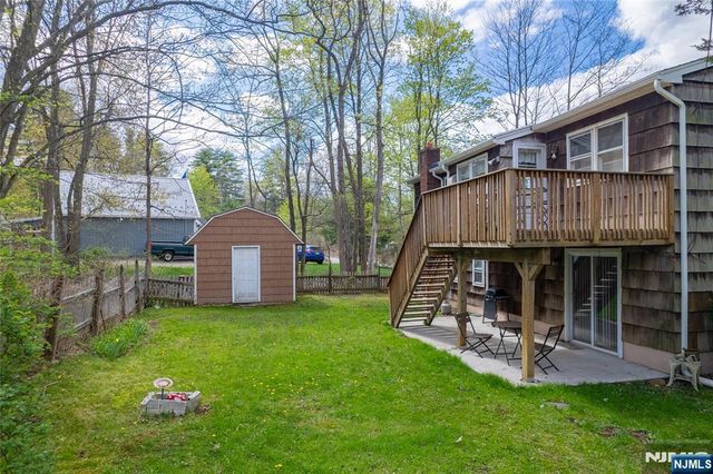 678 Morsetown Road, West Milford, NJ 07480