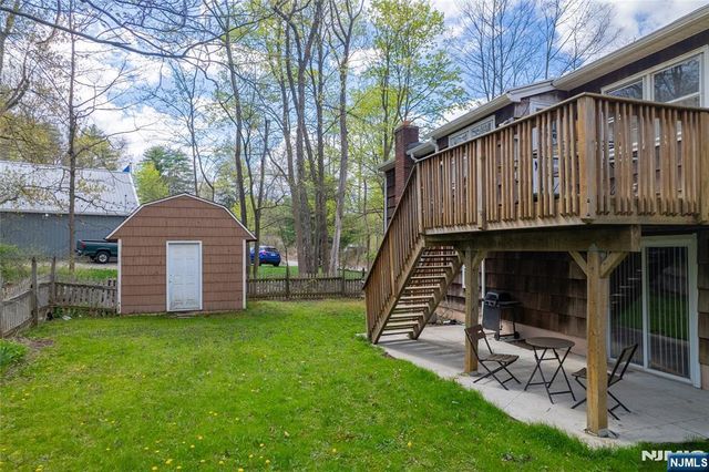 678 Morsetown Road, West Milford, NJ 07480