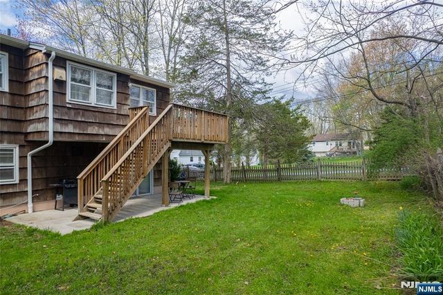 678 Morsetown Road, West Milford, NJ 07480