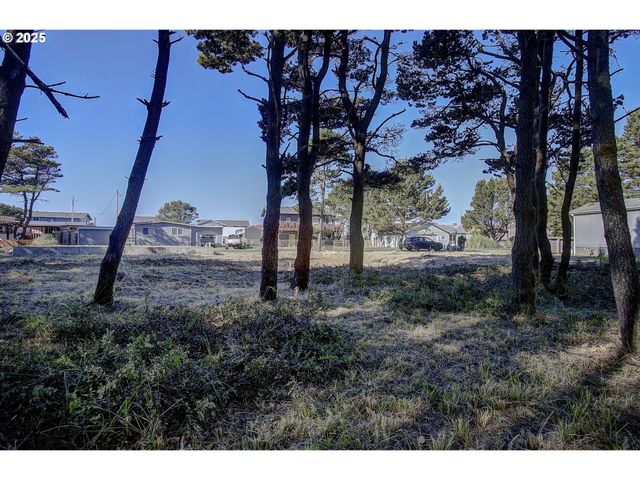 29908 H ST, Ocean Park, WA 98640