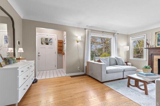 1518 Gladstone Drive Se, City Of Grand Rapids, MI 49506