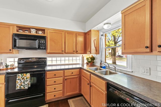 1518 Gladstone Drive Se, City Of Grand Rapids, MI 49506
