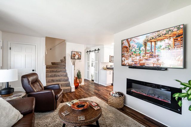 N27W27017 Woodland DRIVE, Pewaukee, WI 53072