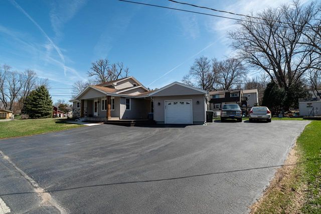 N27W27017 Woodland DRIVE, Pewaukee, WI 53072