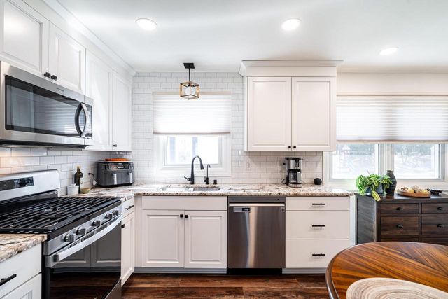 N27W27017 Woodland DRIVE, Pewaukee, WI 53072