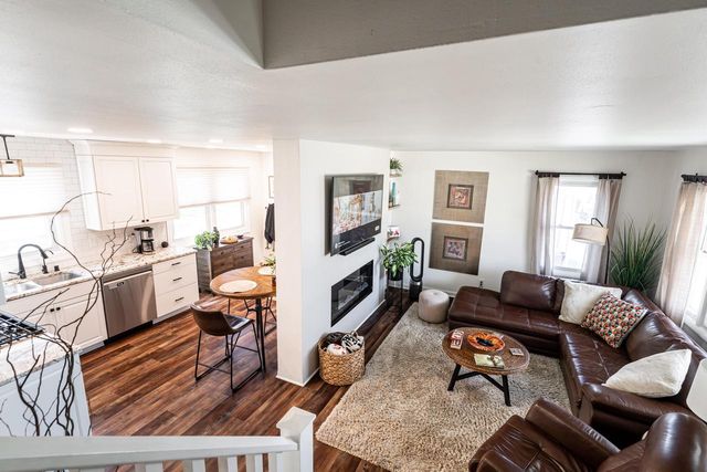 N27W27017 Woodland DRIVE, Pewaukee, WI 53072