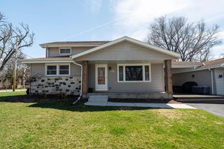 N27W27017 Woodland DRIVE, Pewaukee, WI 53072