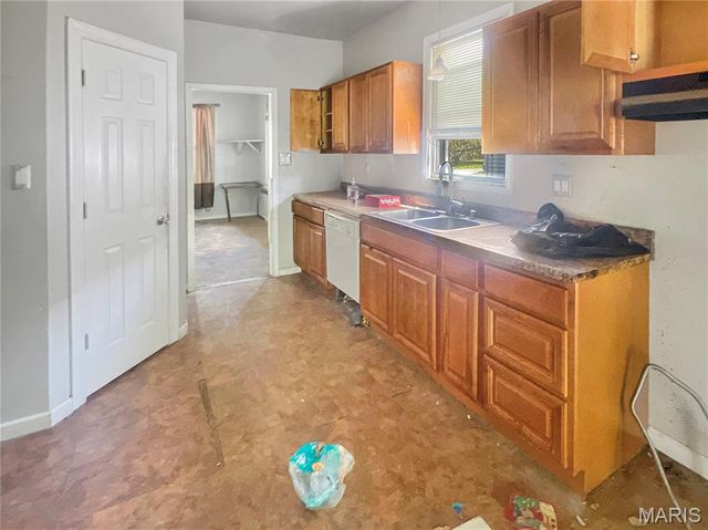 801 Strong Avenue, Collinsville, IL 62234