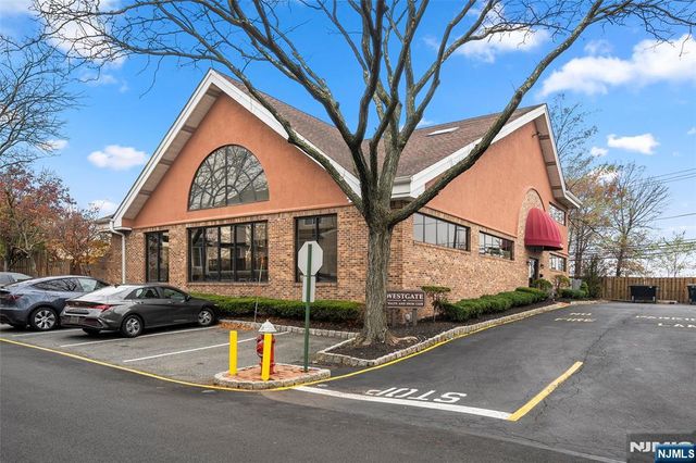 1420 Westgate Drive 8109, Fort Lee, NJ 07024