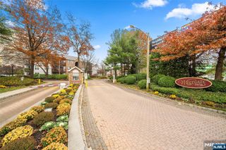 1420 Westgate Drive 8109, Fort Lee, NJ 07024