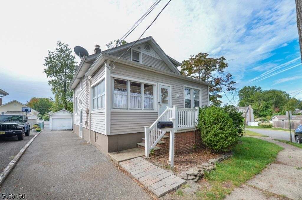 18 Minerva Ave, Hawthorne Boro, NJ 07506 — exterior