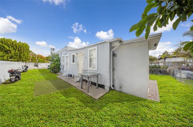 844 NW 29th St, Miami, FL 33127