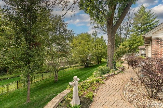 47 Fox Meadows Court, St Charles, MO 63303
