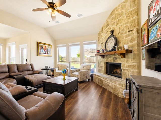 320 Robert Joseph Street, Burleson, TX 76028
