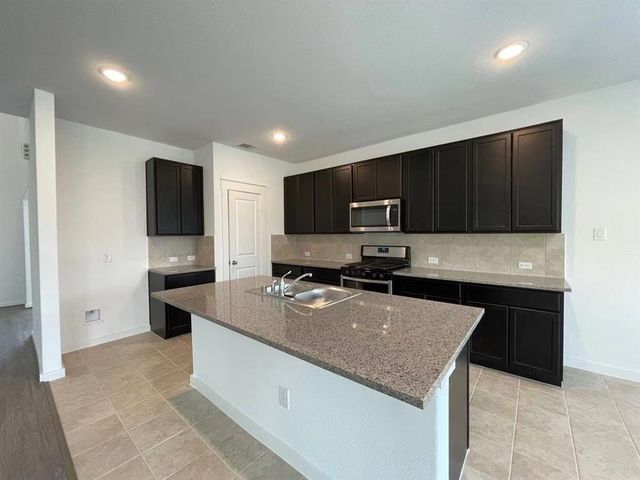 815 Summer Village Way, Rosenberg, TX 77469