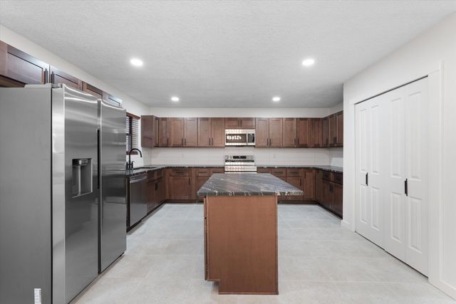 3106 May Circle SE, Rio Rancho, NM 87124