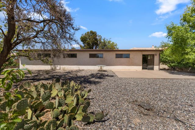 3106 May Circle SE, Rio Rancho, NM 87124