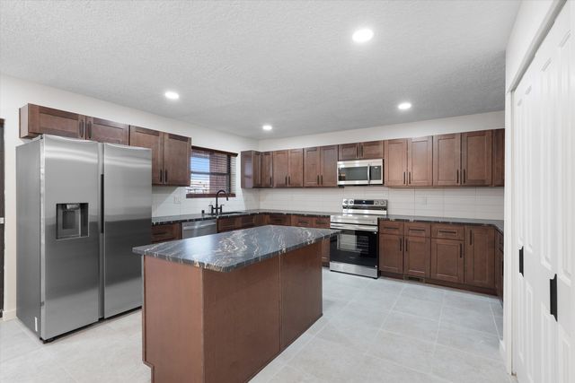 3106 May Circle SE, Rio Rancho, NM 87124