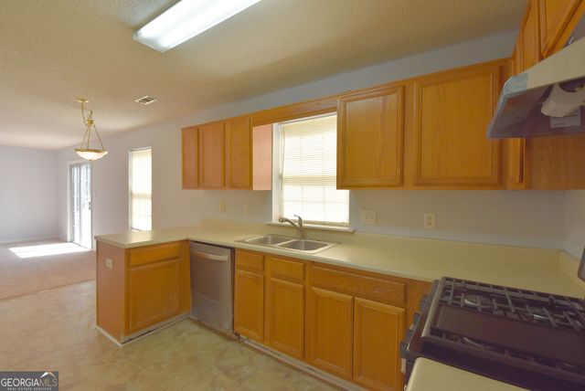 147 S Fairfield Drive, Peachtree City, GA 30269