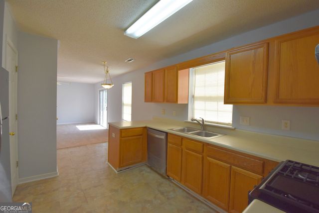 147 S Fairfield Drive, Peachtree City, GA 30269