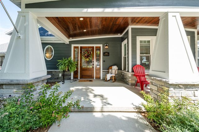 7881 Lakewood Drive, Coloma, MI 49038