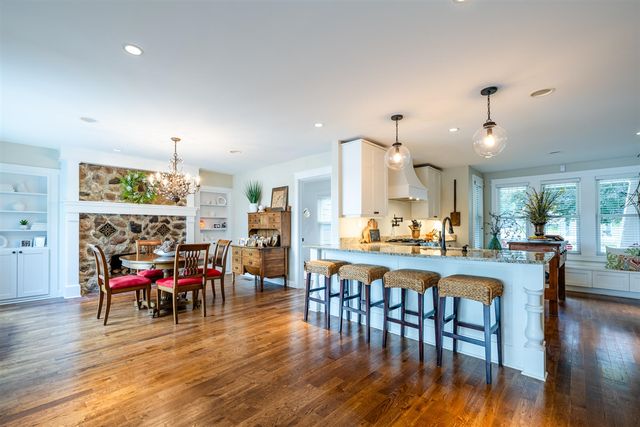 7881 Lakewood Drive, Coloma, MI 49038