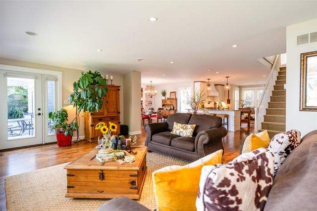 7881 Lakewood Drive, Coloma, MI 49038