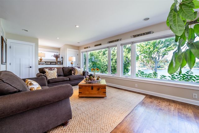 7881 Lakewood Drive, Coloma, MI 49038