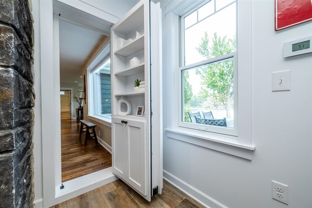 7881 Lakewood Drive, Coloma, MI 49038