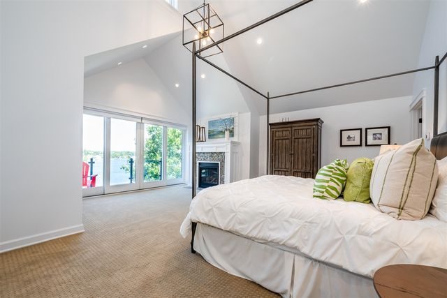 7881 Lakewood Drive, Coloma, MI 49038