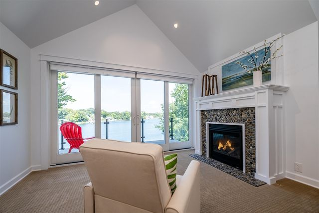 7881 Lakewood Drive, Coloma, MI 49038