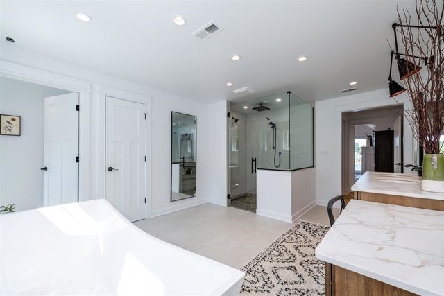 7881 Lakewood Drive, Coloma, MI 49038