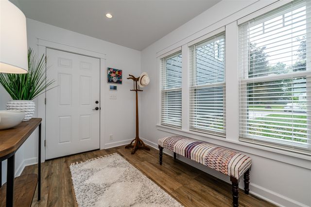 7881 Lakewood Drive, Coloma, MI 49038