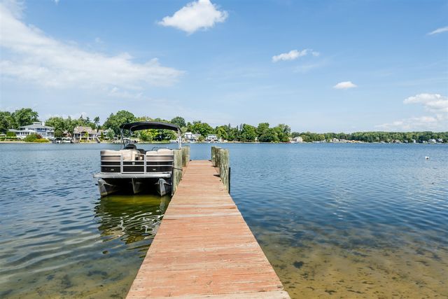 7881 Lakewood Drive, Coloma, MI 49038