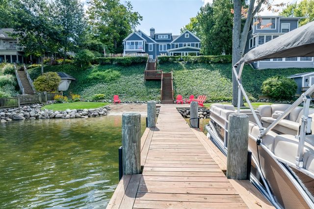 7881 Lakewood Drive, Coloma, MI 49038