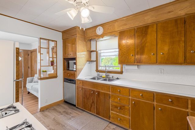 330 MORGAN Street, Council Bluffs, IA 51503