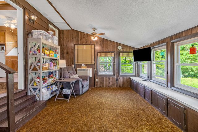 330 MORGAN Street, Council Bluffs, IA 51503