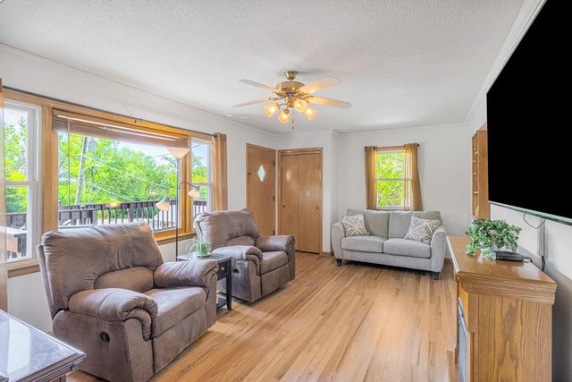 330 MORGAN Street, Council Bluffs, IA 51503