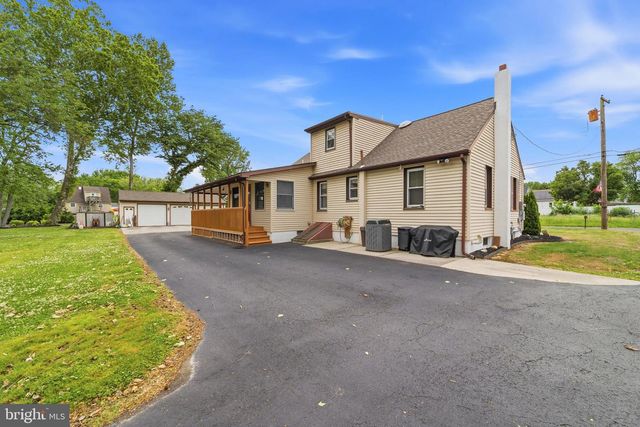 99 GROVE ST, Carneys Point, NJ 08069
