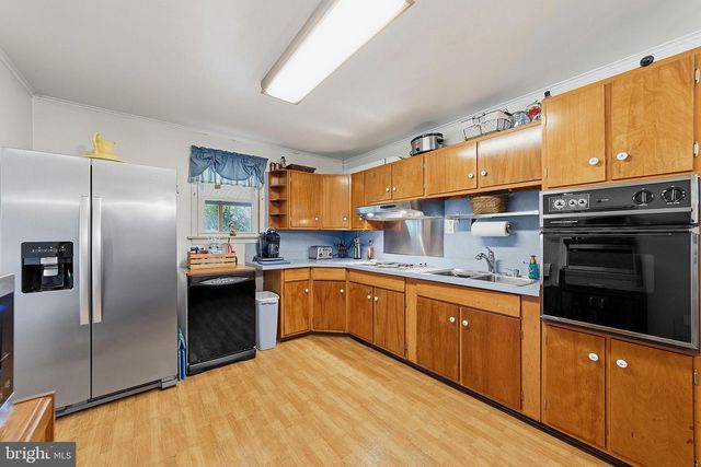 99 GROVE ST, Carneys Point, NJ 08069