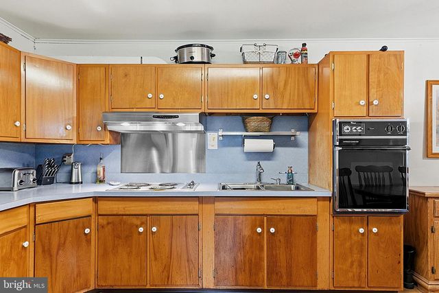 99 GROVE ST, Carneys Point, NJ 08069