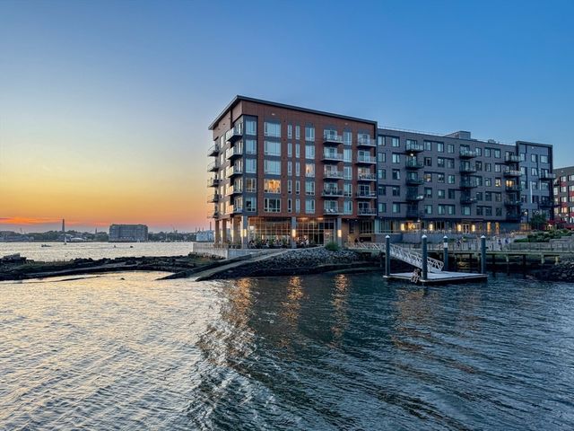 65 Lewis St PH602, Boston, MA 02128