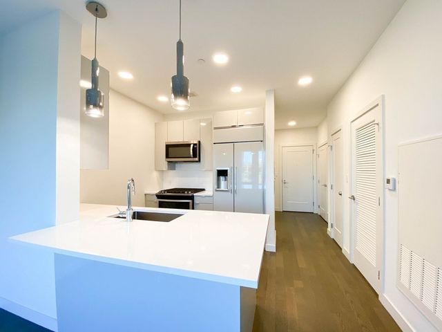 65 Lewis St PH602, Boston, MA 02128